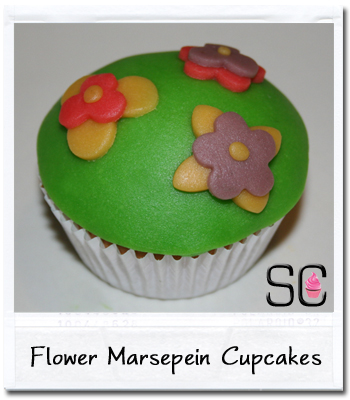 Flower - Marsepein/Fondant Topped Cupcakes
